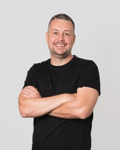 Erik Stojković — Višji IT poslovni analitik & vodja frontend inženiringa